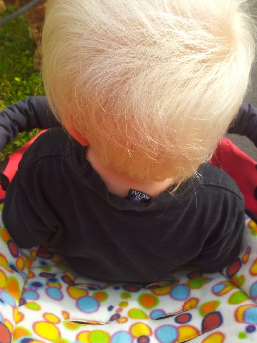 Liten hårdrockspojke